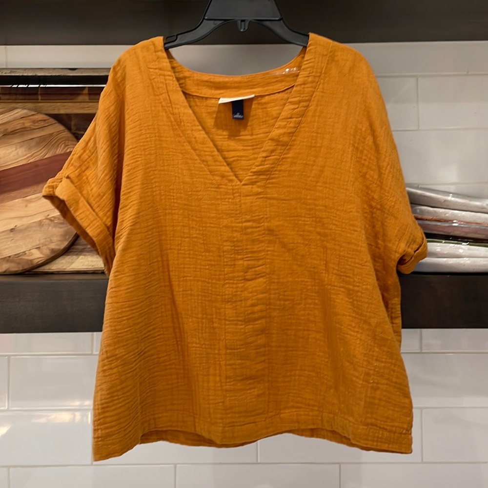 Universal thread gauze top